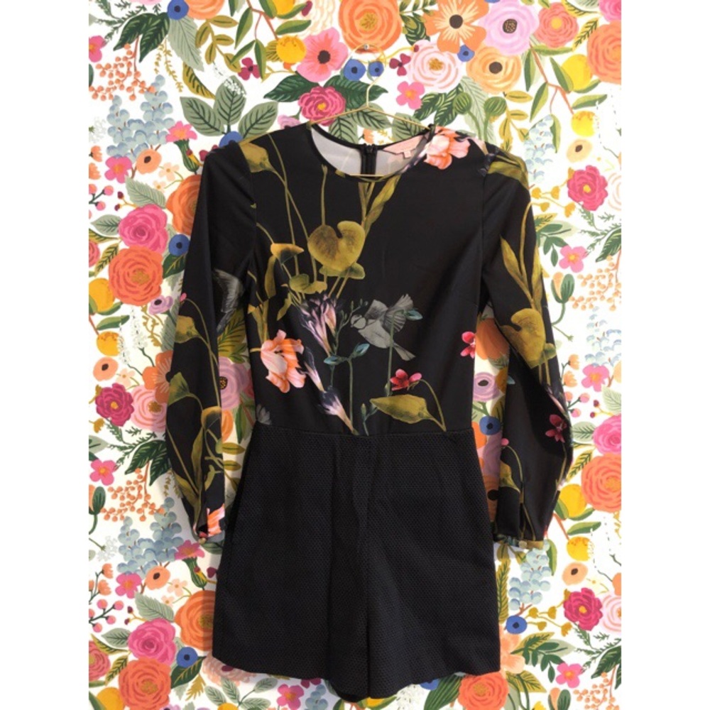 Floral romper with pockets